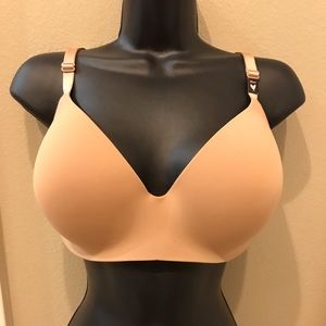 NWT Victoria’s Secret T-shirt Lightly Lined